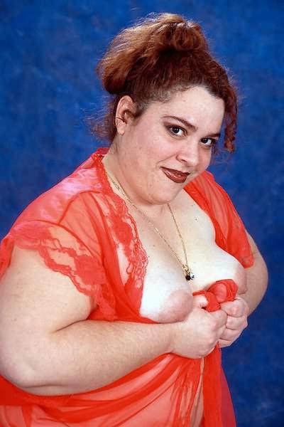20P Bbw in lingerie strip teasing while playing with her breast