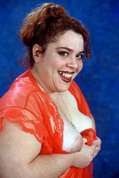 20P Bbw in lingerie strip teasing while playing with her breast