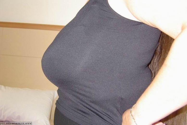 16P amateur giant big tits close-up