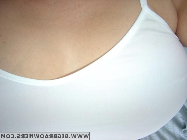 16P Amateur giant big tits close-up