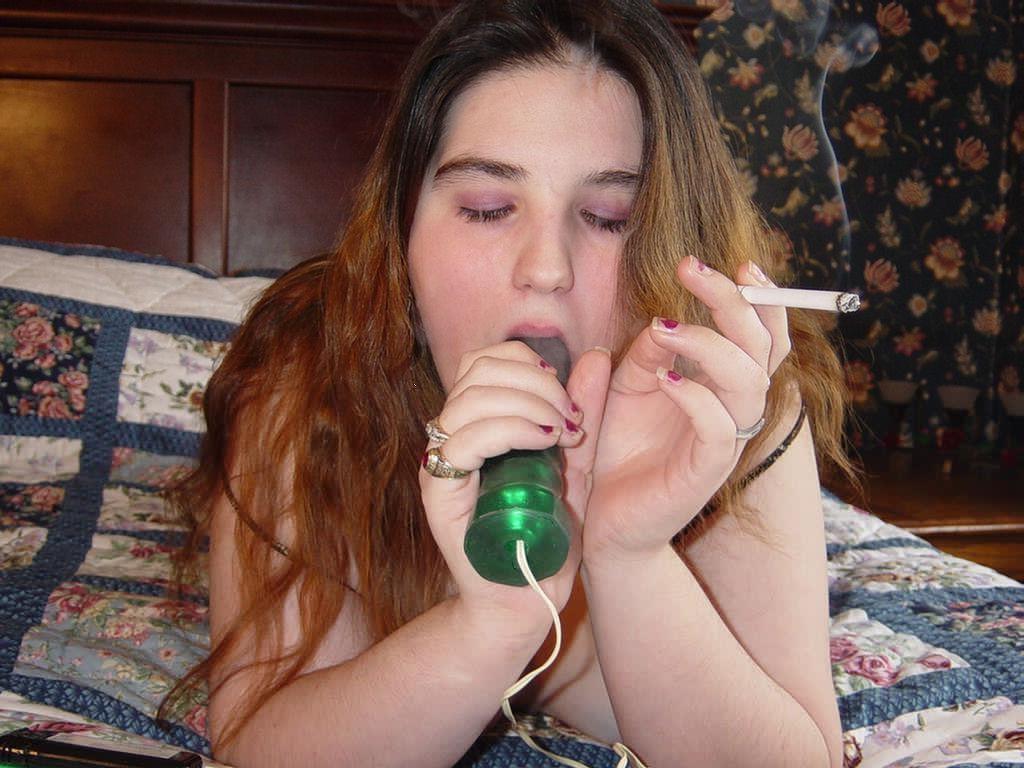 20P Dildo sucking bbw in bed