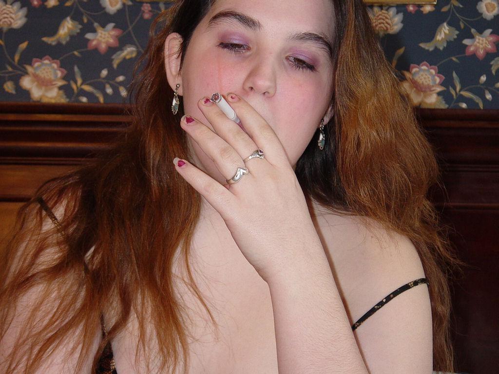 20P Dildo sucking bbw in bed