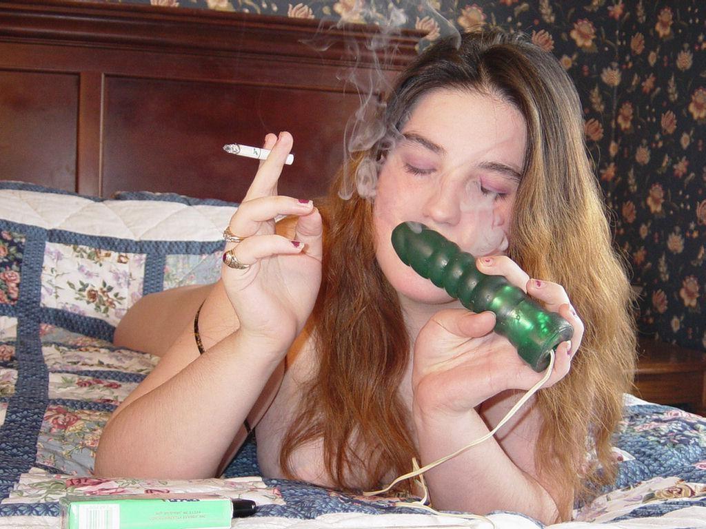 20P Dildo sucking bbw in bed