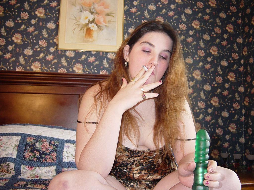 20P Dildo sucking bbw in bed