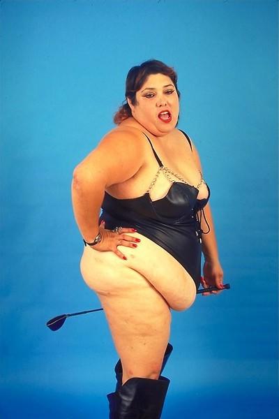 20P Horny bbw in leather outfit