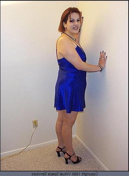 20P Strip teasing bbw in negligee