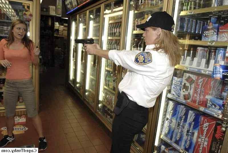 13P Prostitute fuck by prison guard