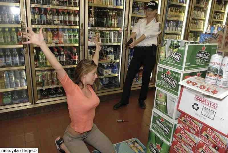 13P Prostitute fuck by prison guard