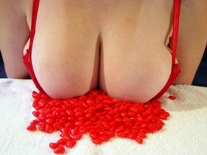 16P Amateur big tits close-up and lingerie