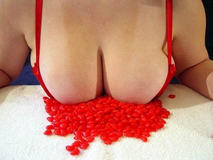 16P Amateur big tits close-up and lingerie