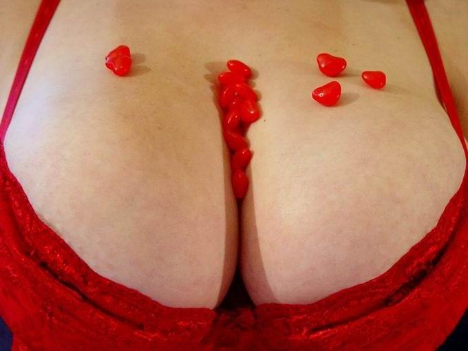 16P Amateur big tits close-up and lingerie