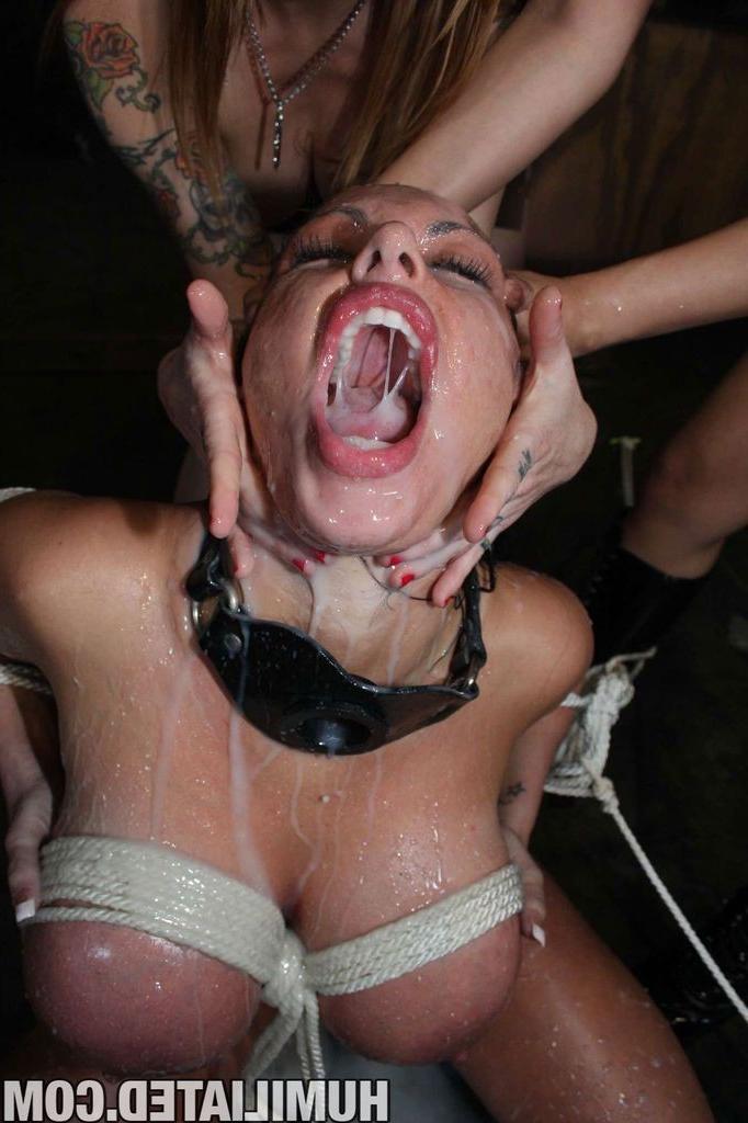16P Dominatrix Scarlet Pain and her bukkake party