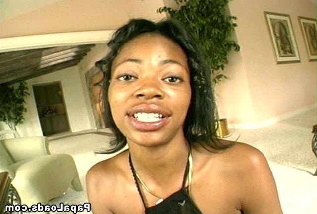 10P Black girl knows how to give a blowjob
