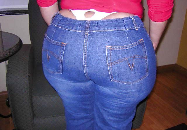 21P MEGA BUTT LATINA