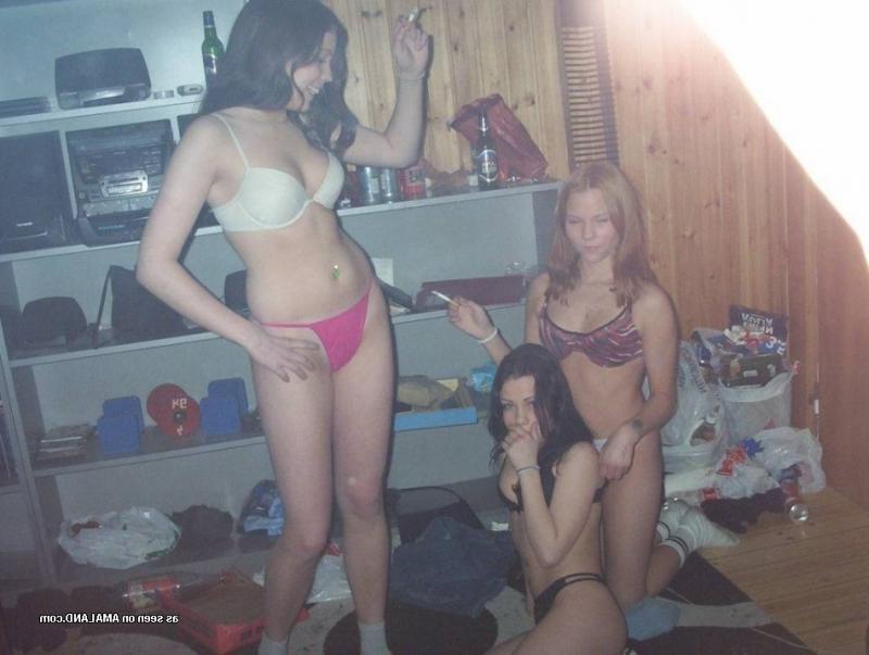 10P Collection of lesbian honeys in naughty non-nude pics