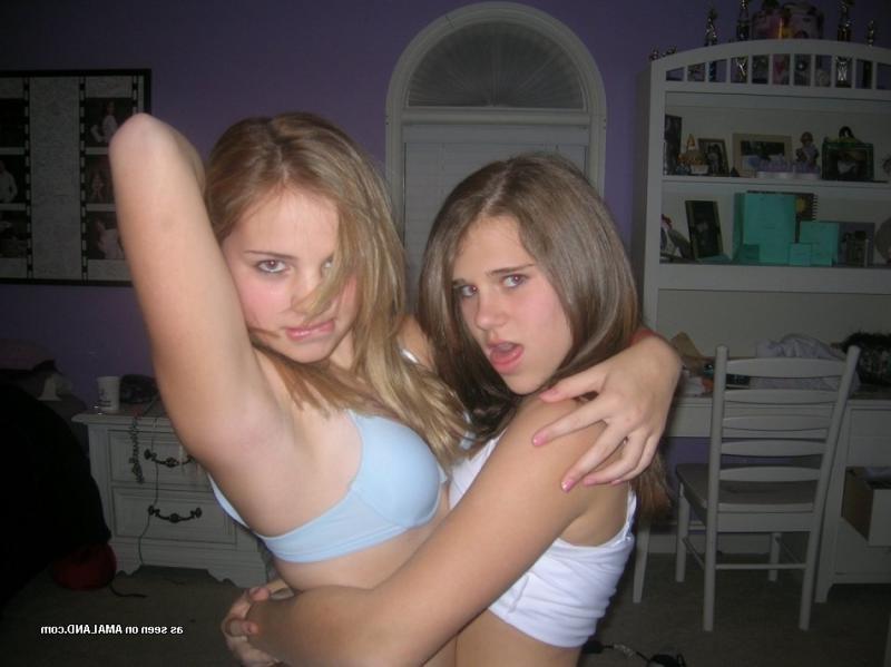 10P Collection of lesbian honeys in naughty non-nude pics
