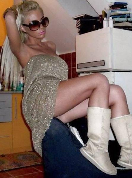 17P Shania - hot blonde non nude