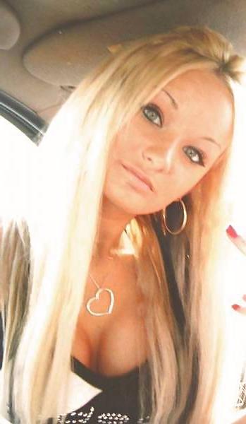 17P Shania - hot blonde non nude