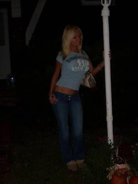 17P Shania - hot blonde non nude
