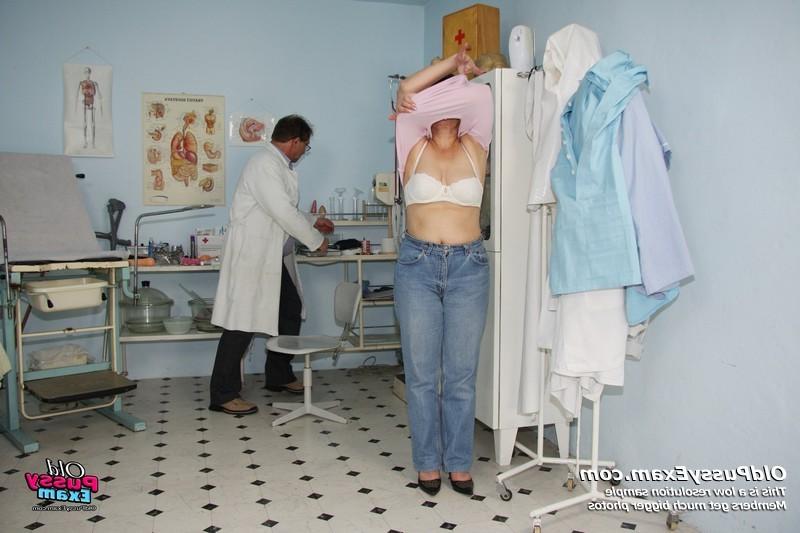 15P Miriam pussy fetish mature gyno examination at kinky clinic
