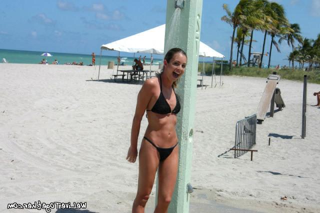 12P 12 pics and 1 movie of Roxy from We Live Together