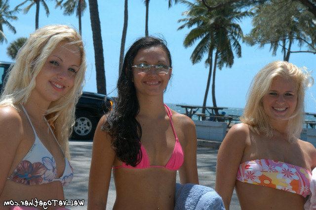 12P 12 pics and 1 movie of Michelle from We Live Together