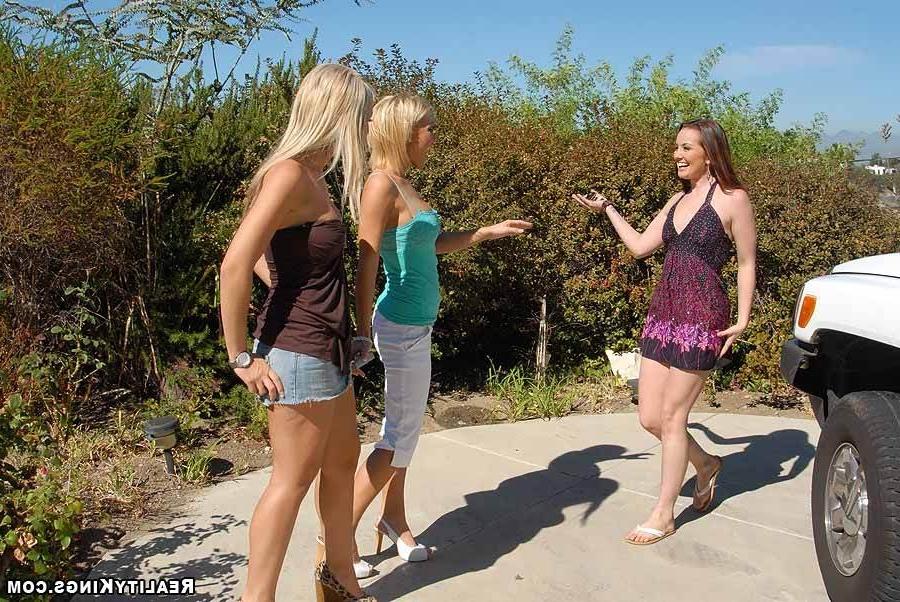 12P 12 pics and 1 movie of Emily from We Live Together