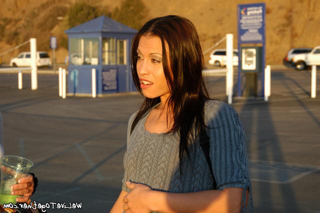 12P 12 pics and 1 movie of Jayna from We Live Together