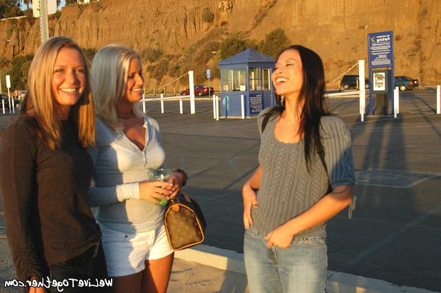 12P 12 pics and 1 movie of Jayna from We Live Together