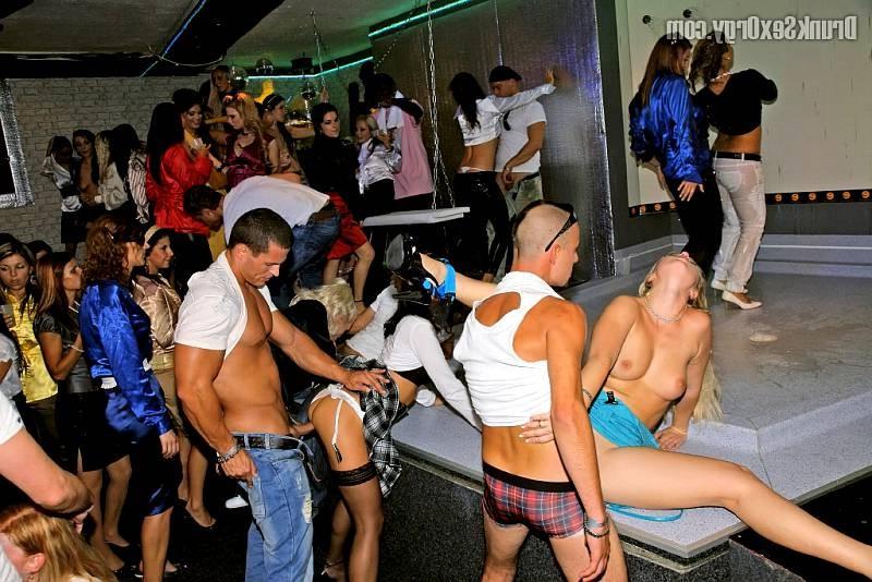 19P Teens turning into sucking exhibitionists