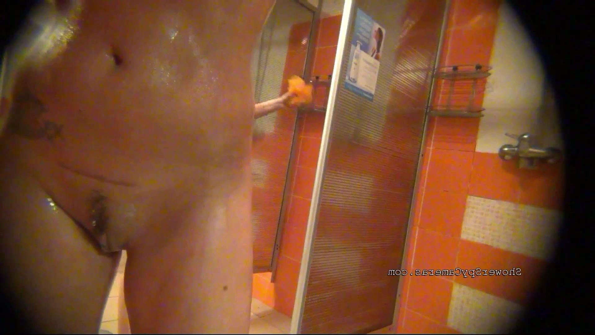 12P Nicely trimmed pussy gets a close up on a camera