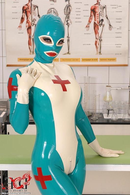 16P Clanddi Jinkcego latex nurse goes wild in clinic on Latex Lucy