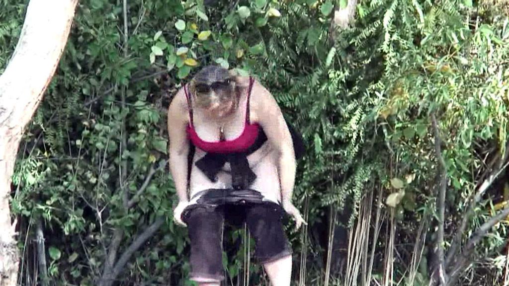 15P Yummy hotties take a leak unsuspecting of filming