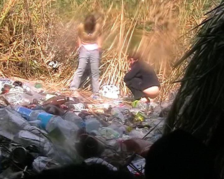 15P Several jolly chicks furtively filmed making a pee