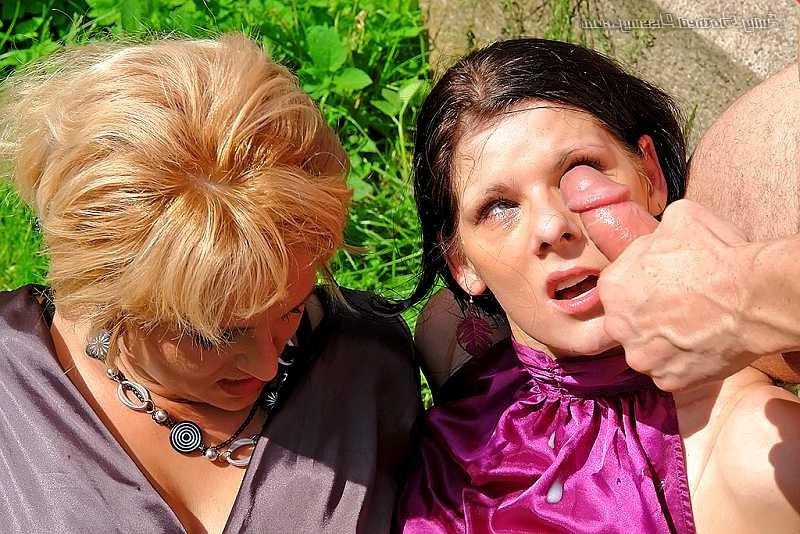 20P Kinky sexual urine games in the woods