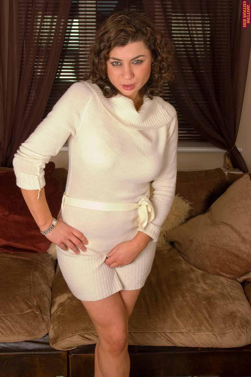 16P Hot sexy brunette babe pissing in her cotton panties