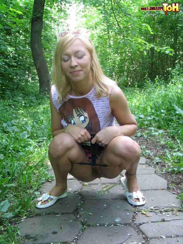 16P Blonde loves pissing for the camera
