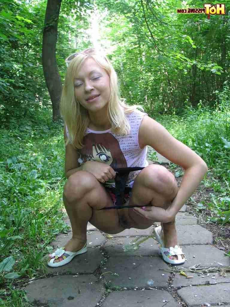 16P Blonde loves pissing for the camera