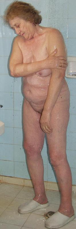 20P Massive granny showering all alone