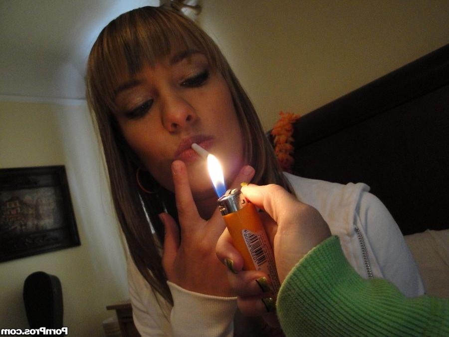 16P Redhead Dani Jensen in a menage a troi at home