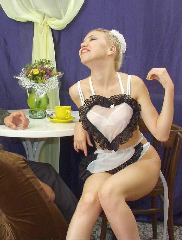 16P Waitress doing hard fuck threesome with a couple