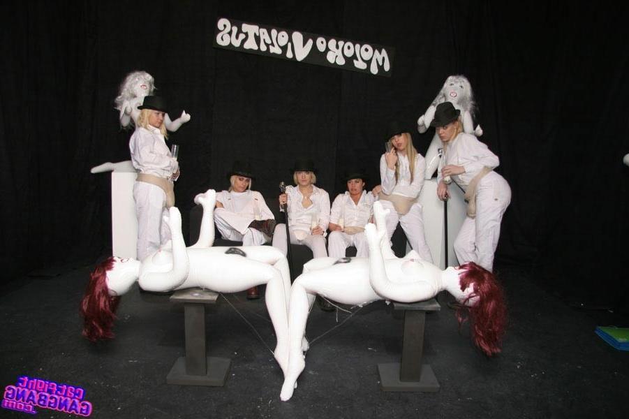 17P Hardcore crazy lesbians fucking in orgy gangbang with toys