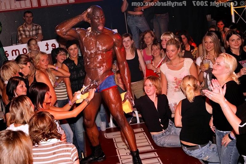 15P Gangbang with amateur sluts fighting to fuck the big cocks