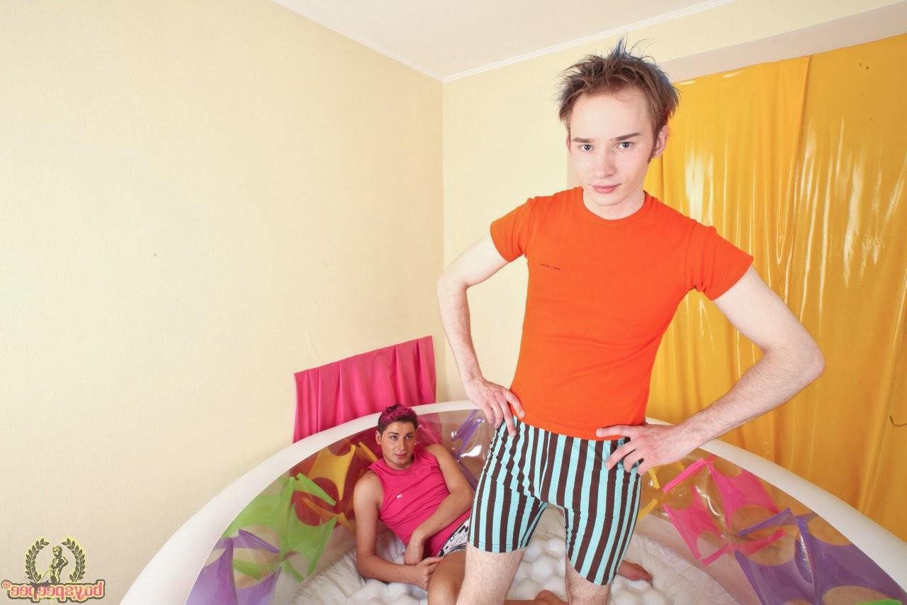 15P Freddy found himself another victim that he will teach about gay pissing