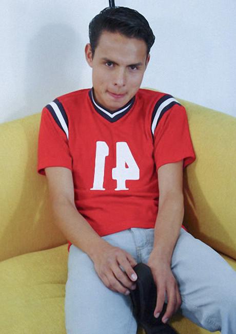 20P A sweet swarthy fellow self fingering and toying alone at home
