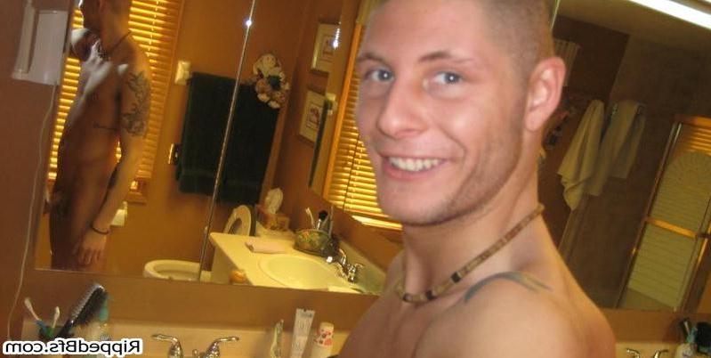 10P Cute hunk did a nice solo sexy shot while being filmed