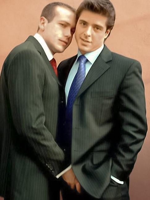 20P Two office fellows enjoy deep sucking and pissing onto a face