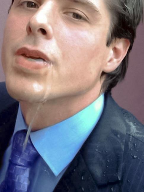 20P Two office fellows enjoy deep sucking and pissing onto a face