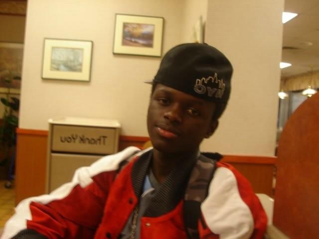 10P Black teen films himself while showing his toned body