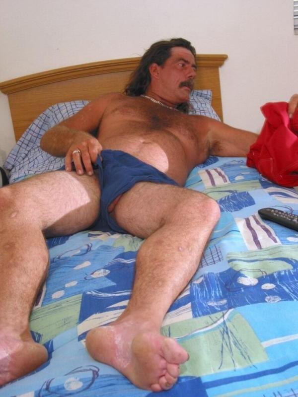 20P Rough Mature Naked Men